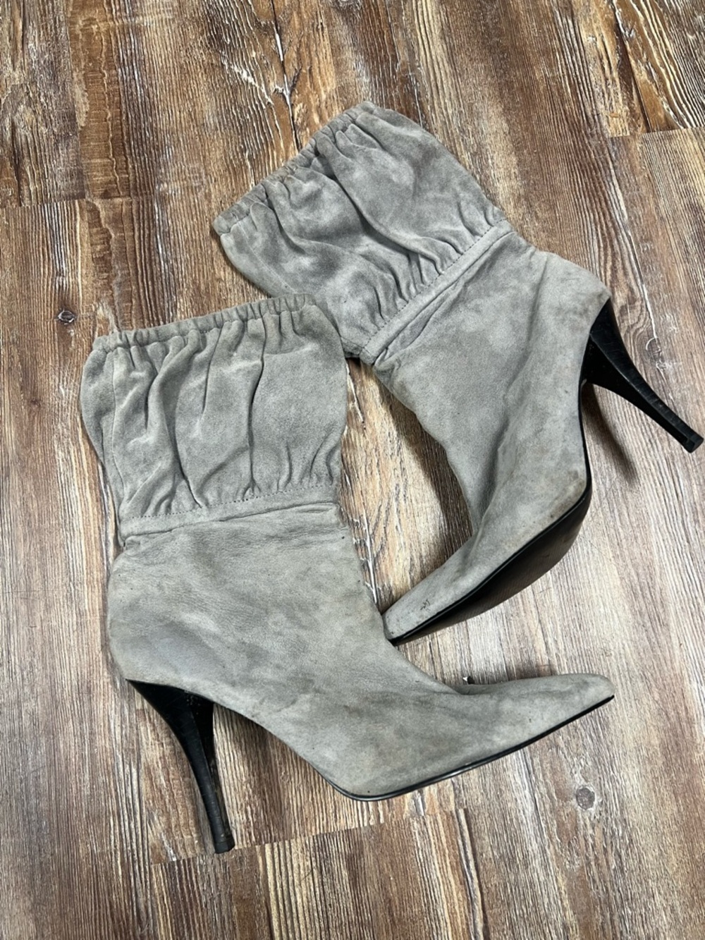 Vintage grey 80s suede slouch heeled boots